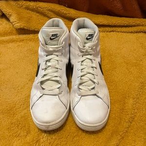 Nike Court Royale 2 Sz 10.5